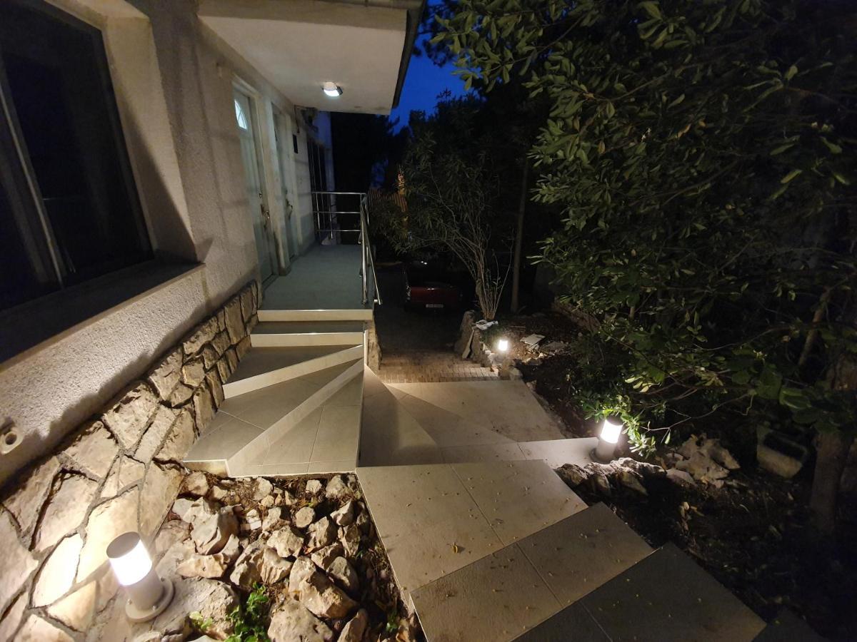 Novi Escape 2 Beachfront 4 Star Apartment Нови-Винодолски Экстерьер фото